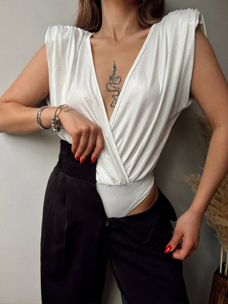 Kadın Derin V Yaka Saten Görünümlü Vatkalı Bodysuit HYN-58048 - 1