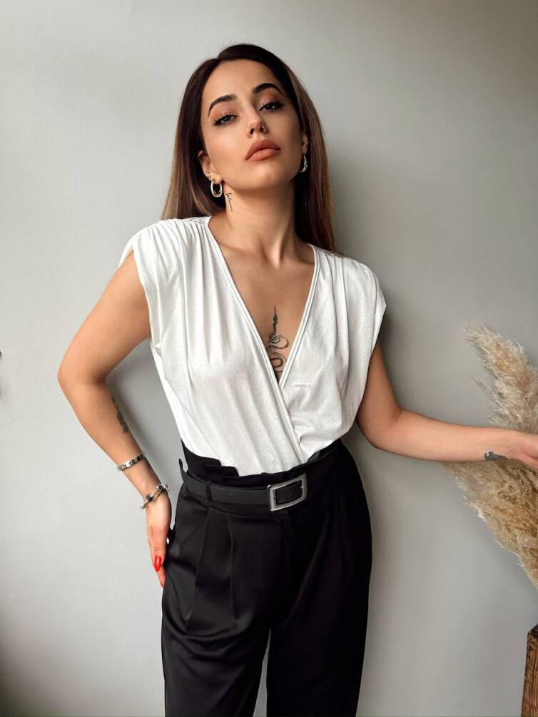 Kadın Derin V Yaka Saten Görünümlü Vatkalı Bodysuit HYN-58048 - 4