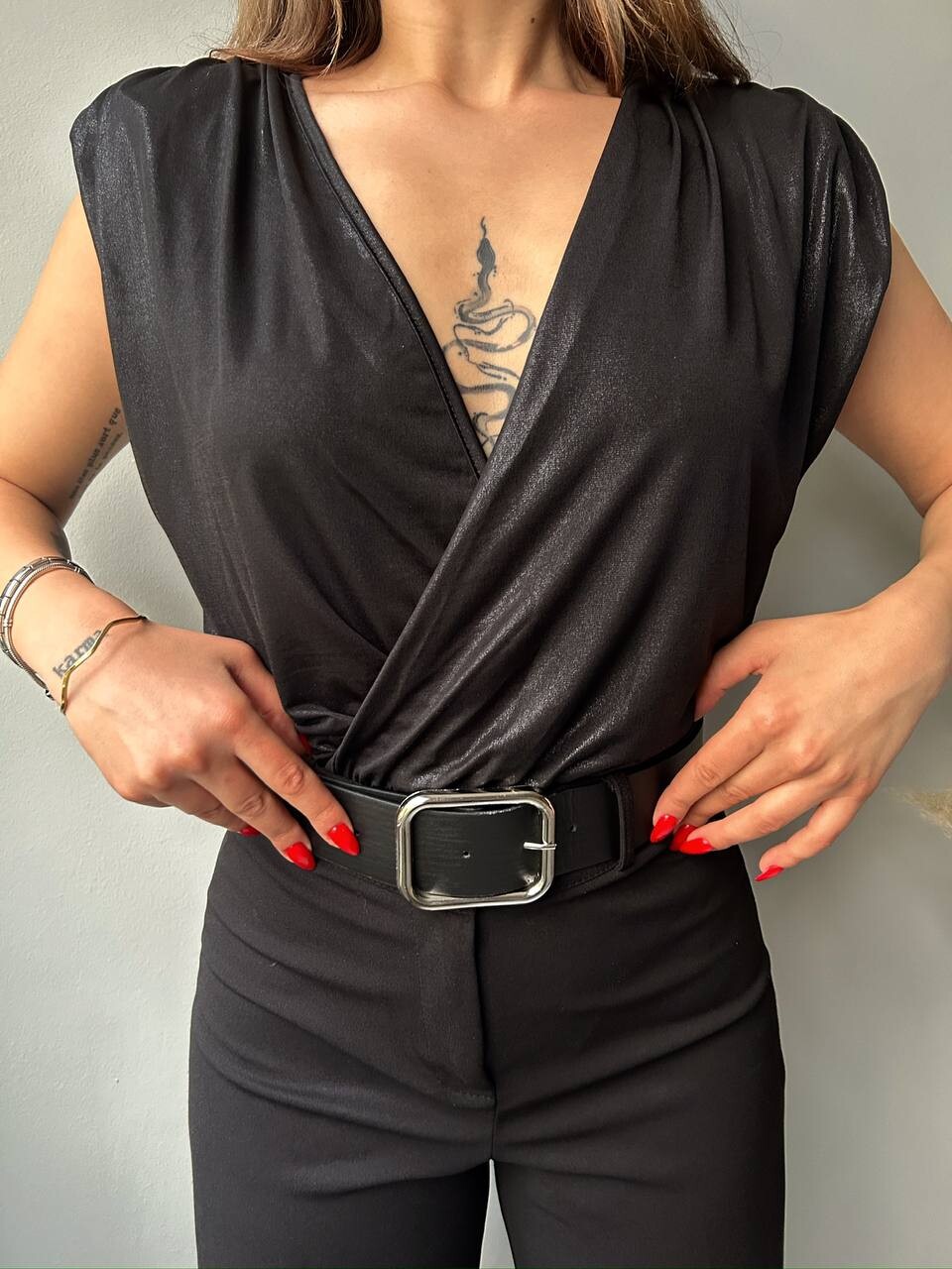 Kadın Derin V Yaka Saten Görünümlü Vatkalı Bodysuit HYN-58048 - 9