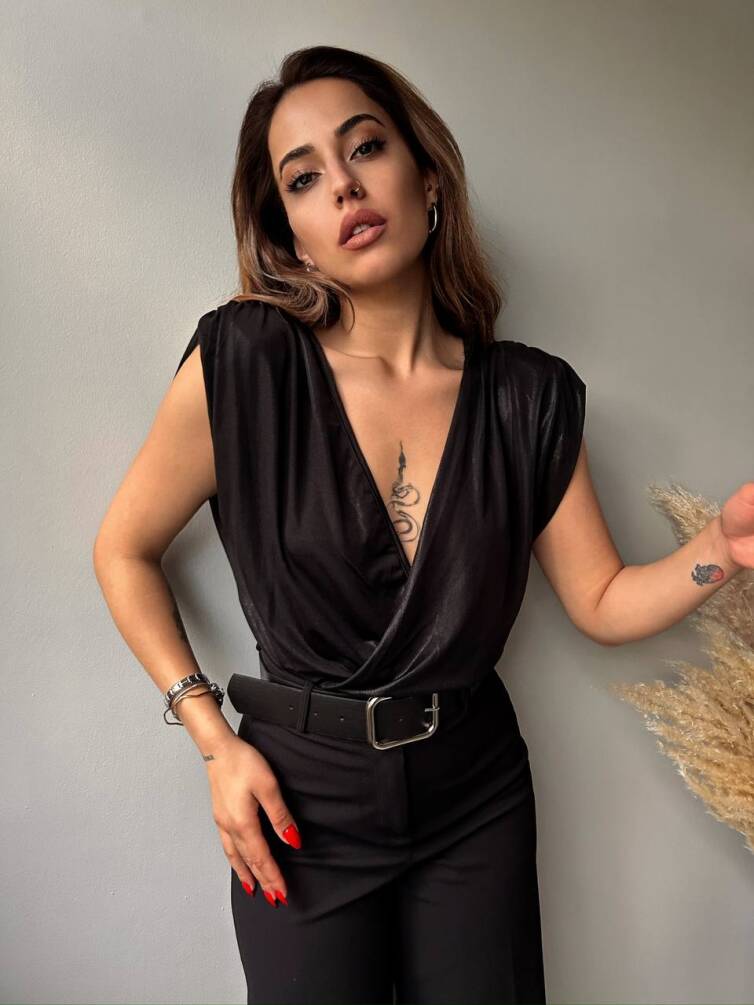 Kadın Derin V Yaka Saten Görünümlü Vatkalı Bodysuit HYN-58048 - 12