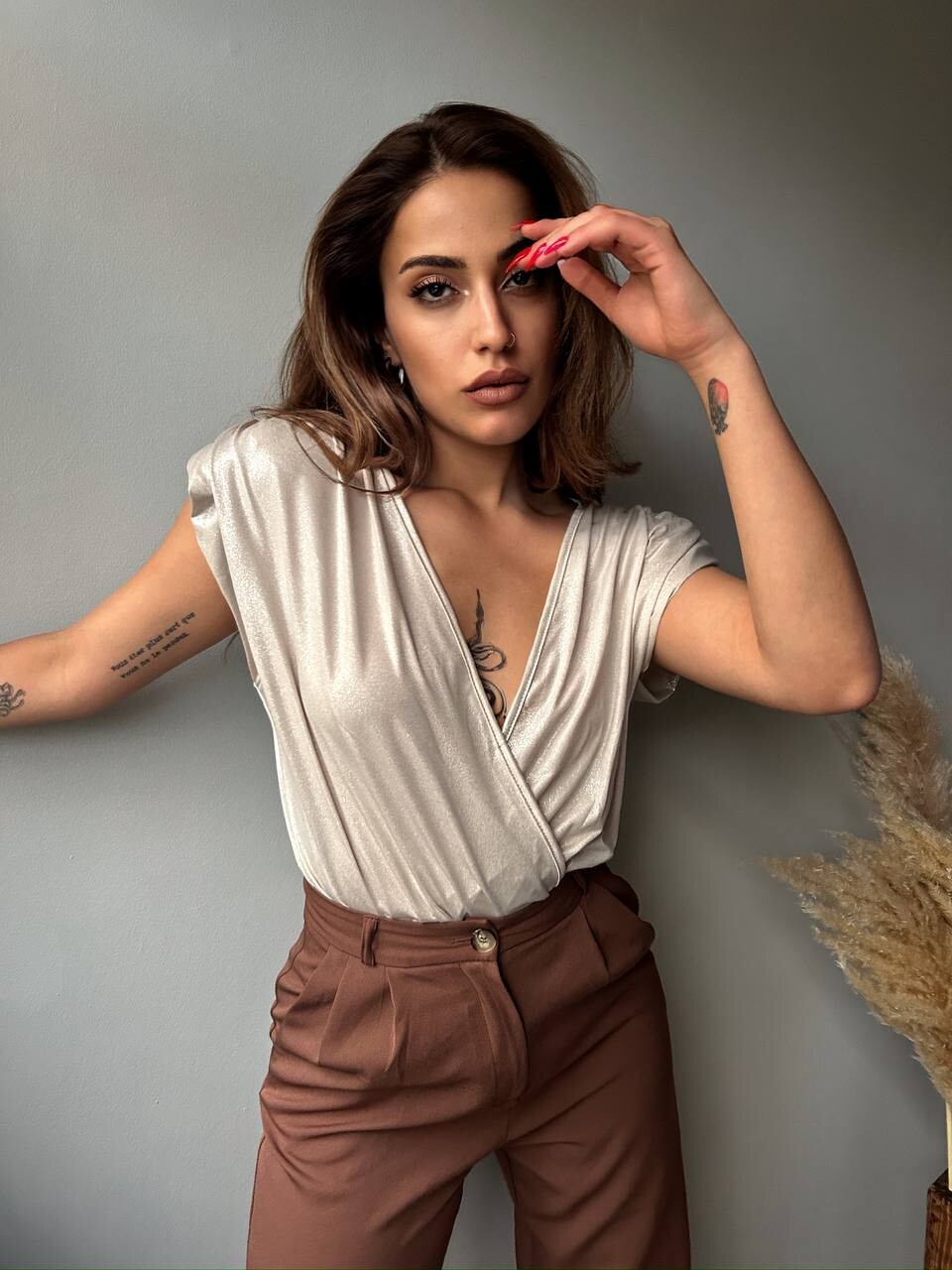Kadın Derin V Yaka Saten Görünümlü Vatkalı Bodysuit HYN-58048 - 18