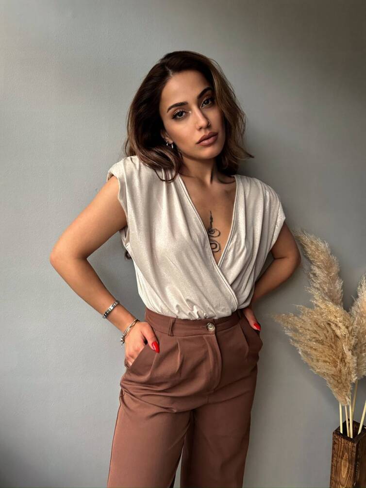 Kadın Derin V Yaka Saten Görünümlü Vatkalı Bodysuit HYN-58048 - 19