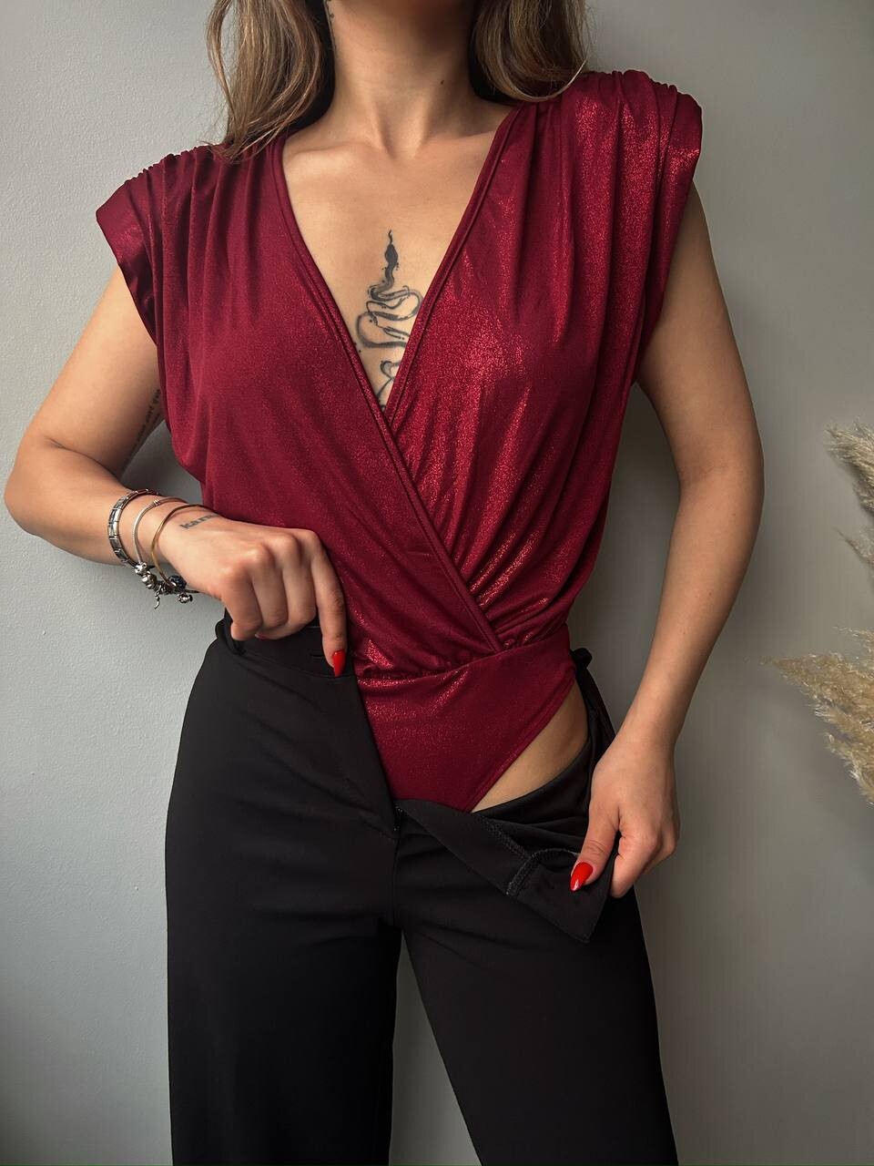 Kadın Derin V Yaka Saten Görünümlü Vatkalı Bodysuit HYN-58048 - 22