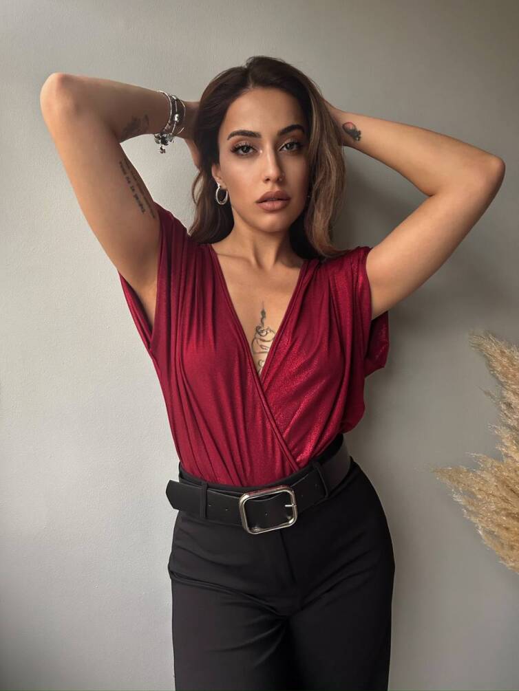 Kadın Derin V Yaka Saten Görünümlü Vatkalı Bodysuit HYN-58048 - 24